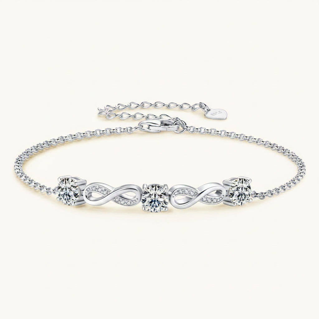 Moissanite Paperclip Bracelet – 5mm D Color VVS1, 925 Sterling Silver – The Mayfair Paperclip | Macklo London