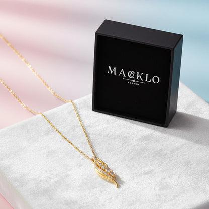 Moissanite Curve Pendant Necklace – 0.56ct D Color VVS1, 925 Sterling Silver – The Belgravia Curve | Macklo London