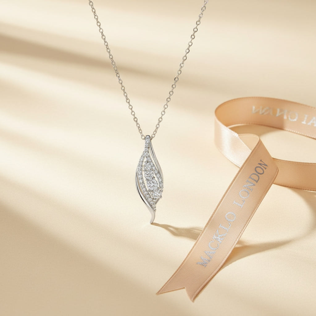 Moissanite Curve Pendant Necklace – 0.56ct D Color VVS1, 925 Sterling Silver – The Belgravia Curve | Macklo London