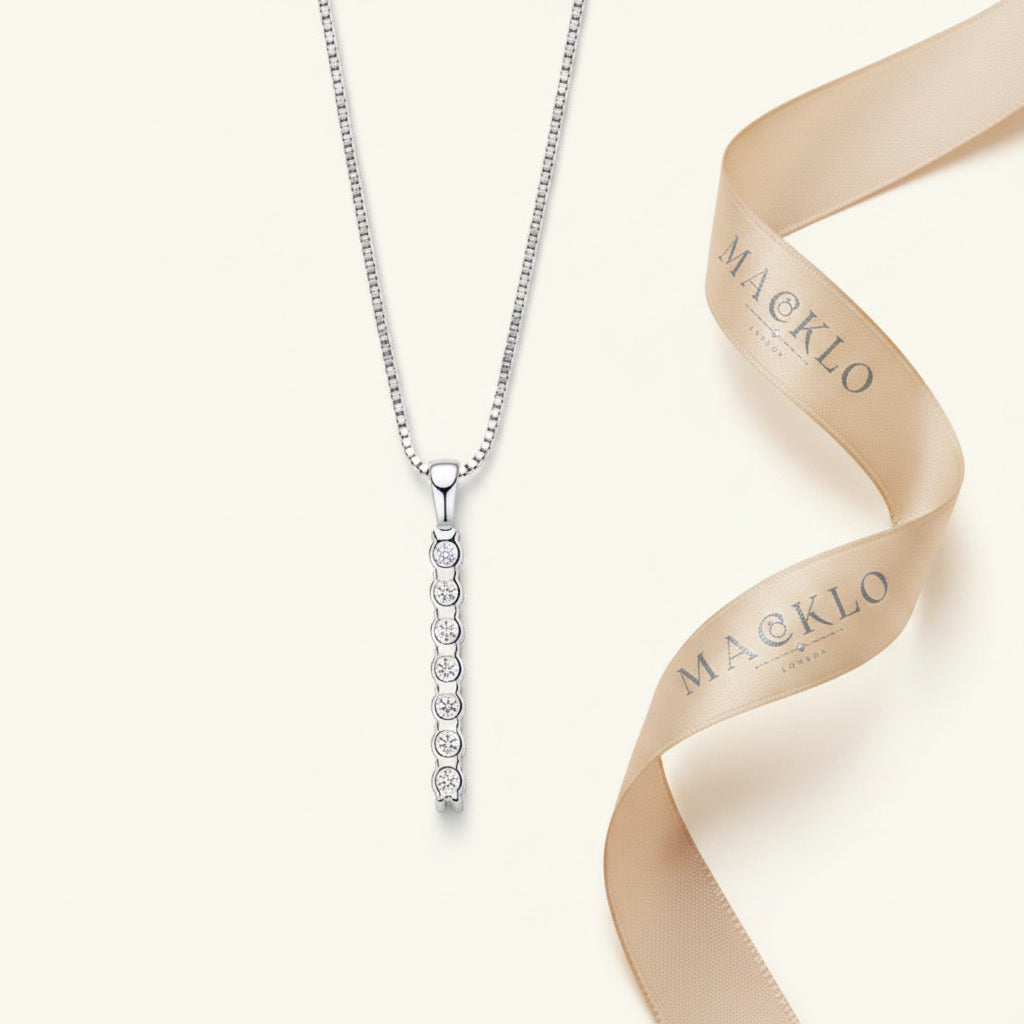 Moissanite Bar Necklace 2ct – 925 Sterling Silver – The Mayfair Bar  Macklo London