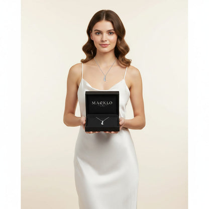 Moissanite Curve Pendant Necklace – D Color VVS1, 925 Sterling Silver – The Mayfair Curve | Macklo London