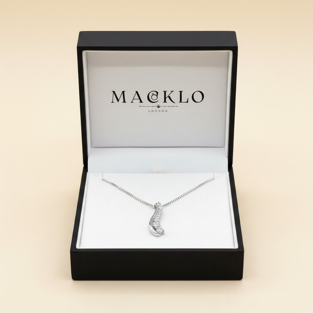 Moissanite Curve Pendant Necklace – D Color VVS1, 925 Sterling Silver – The Mayfair Curve | Macklo London