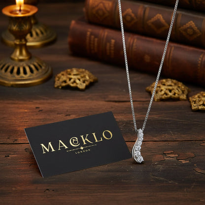 Moissanite Curve Pendant Necklace – D Color VVS1, 925 Sterling Silver – The Mayfair Curve | Macklo London